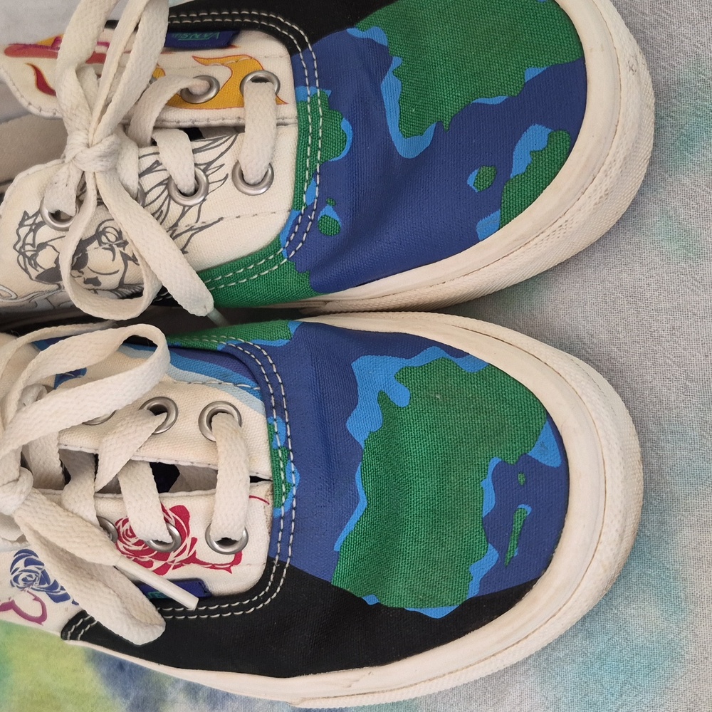 Vans - Picture 2 of 7